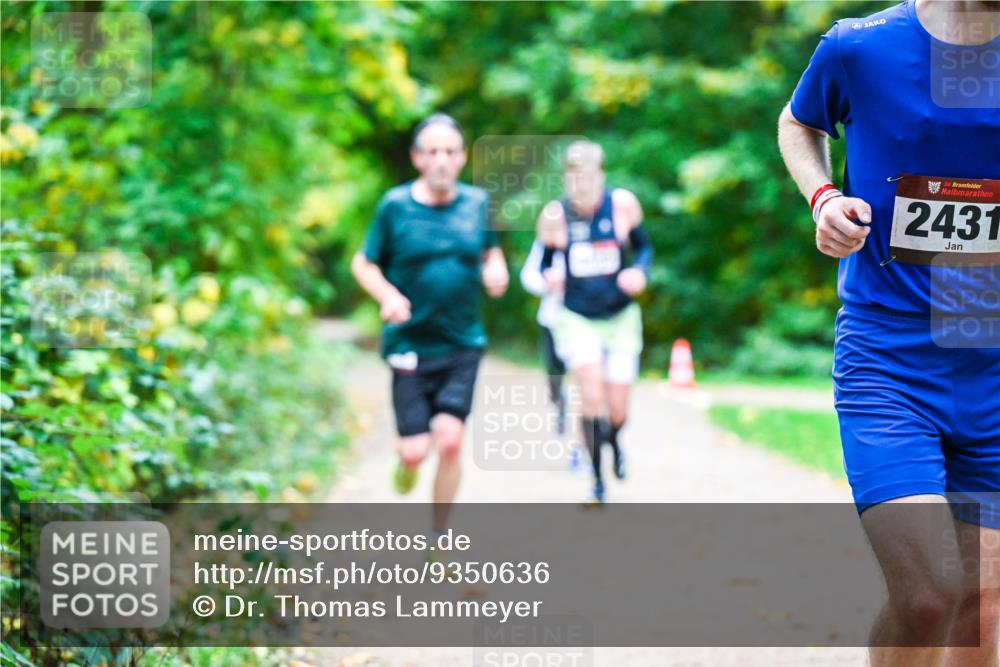12.10.2025 - Bramfelder Halbmarathon 2025 Dr. Thomas Lammeyer http://msf.ph/oto/9350636 12.10.2025 10:34:59 Laufen 34, 2431 meine-sportfotos.de