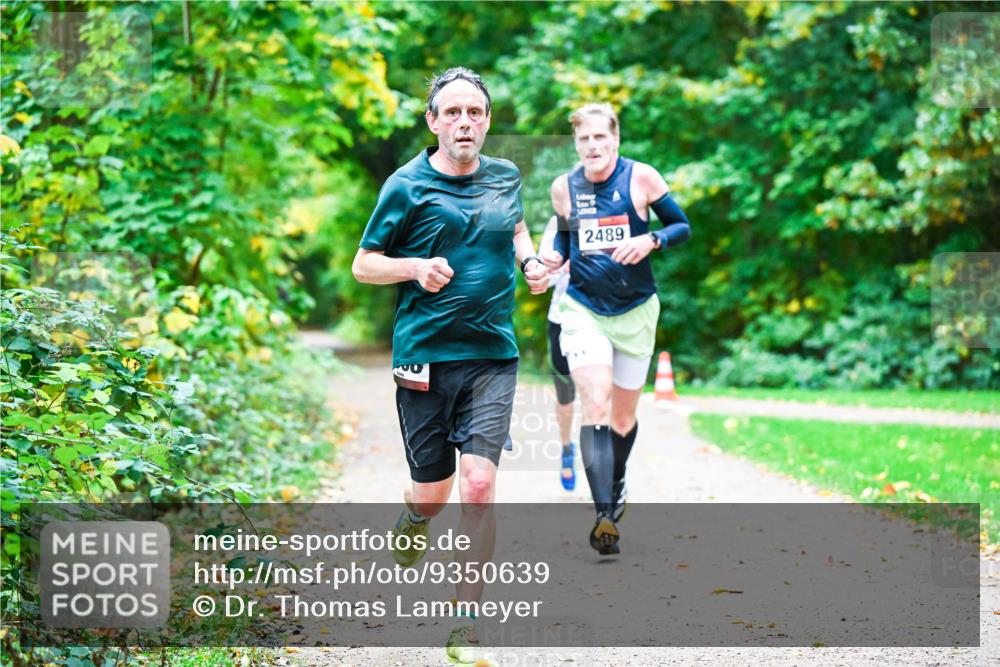 12.10.2025 - Bramfelder Halbmarathon 2025 Dr. Thomas Lammeyer http://msf.ph/oto/9350639 12.10.2025 10:34:59 Laufen 0, 2489 meine-sportfotos.de