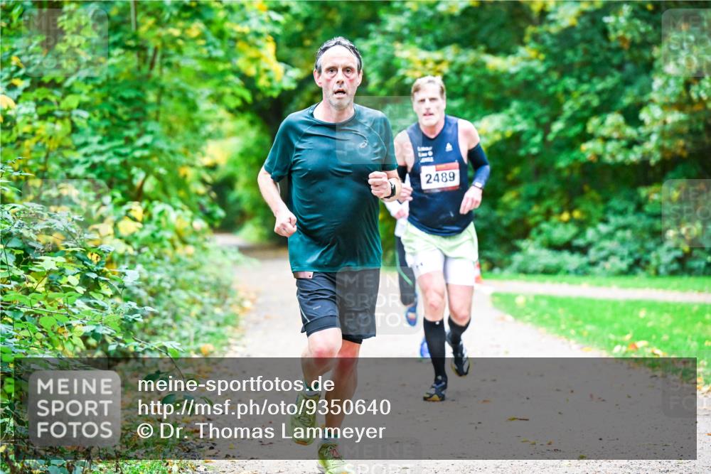 12.10.2025 - Bramfelder Halbmarathon 2025 Dr. Thomas Lammeyer http://msf.ph/oto/9350640 12.10.2025 10:35:00 Laufen 2489 meine-sportfotos.de