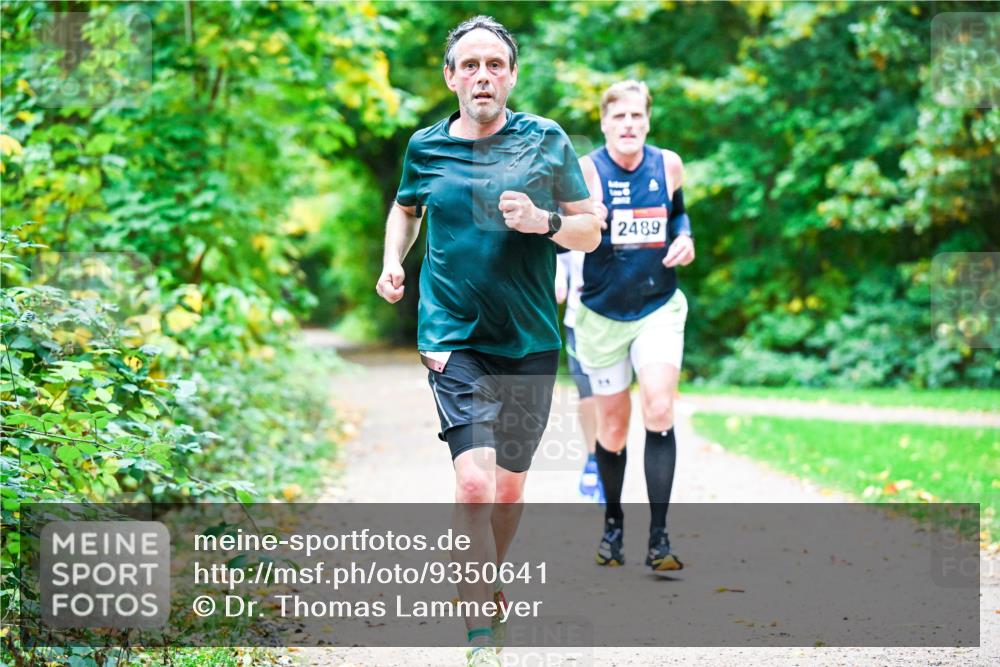 12.10.2025 - Bramfelder Halbmarathon 2025 Dr. Thomas Lammeyer http://msf.ph/oto/9350641 12.10.2025 10:35:00 Laufen 2489 meine-sportfotos.de