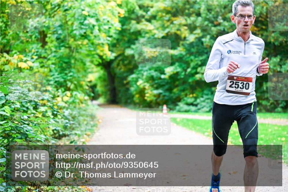 12.10.2025 - Bramfelder Halbmarathon 2025 Dr. Thomas Lammeyer http://msf.ph/oto/9350645 12.10.2025 10:35:02 Laufen 34, 2530 meine-sportfotos.de