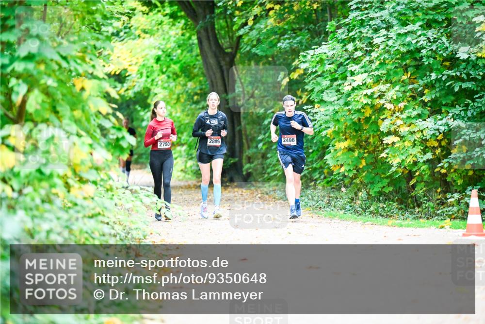 12.10.2025 - Bramfelder Halbmarathon 2025 Dr. Thomas Lammeyer http://msf.ph/oto/9350648 12.10.2025 10:35:16 Laufen 2809, 2496, 2750 meine-sportfotos.de