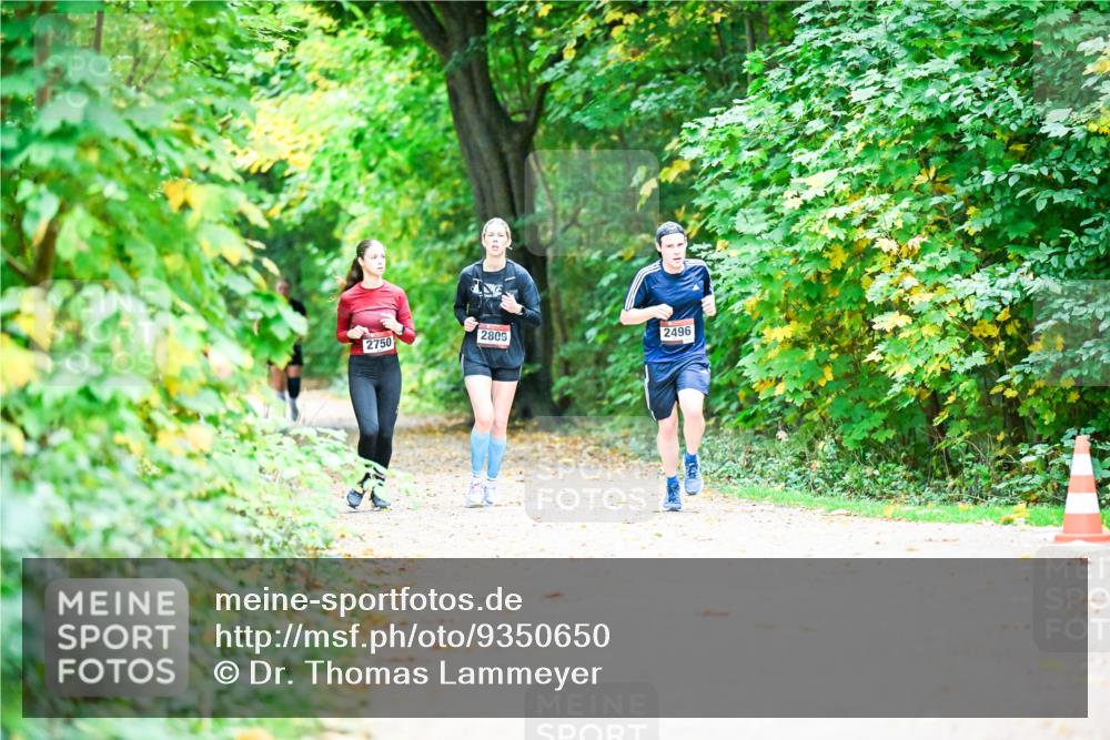 12.10.2025 - Bramfelder Halbmarathon 2025 Dr. Thomas Lammeyer http://msf.ph/oto/9350650 12.10.2025 10:35:16 Laufen 2750, 2809, 2496 meine-sportfotos.de