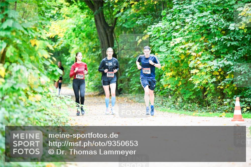 12.10.2025 - Bramfelder Halbmarathon 2025 Dr. Thomas Lammeyer http://msf.ph/oto/9350653 12.10.2025 10:35:16 Laufen 2750, 2809, 2496 meine-sportfotos.de