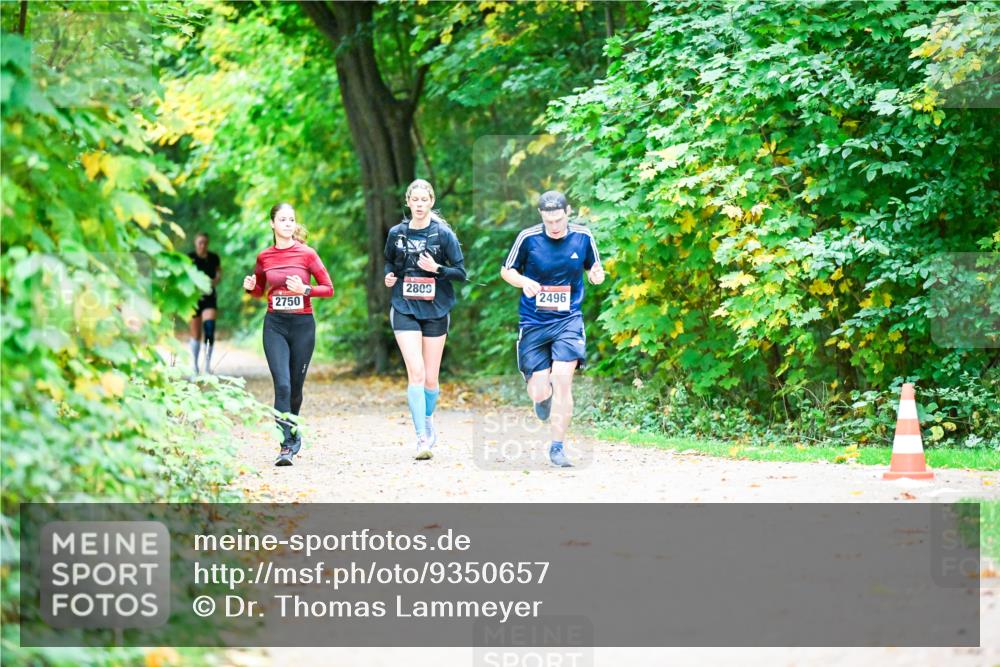12.10.2025 - Bramfelder Halbmarathon 2025 Dr. Thomas Lammeyer http://msf.ph/oto/9350657 12.10.2025 10:35:17 Laufen 2750, 2809, 2496 meine-sportfotos.de