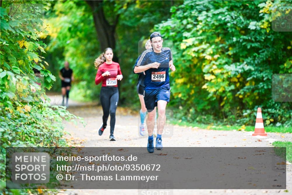 12.10.2025 - Bramfelder Halbmarathon 2025 Dr. Thomas Lammeyer http://msf.ph/oto/9350672 12.10.2025 10:35:19 Laufen 2496, 2750 meine-sportfotos.de