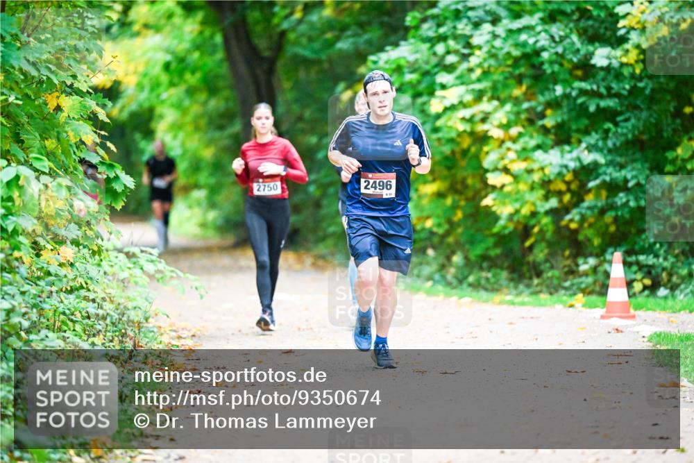 12.10.2025 - Bramfelder Halbmarathon 2025 Dr. Thomas Lammeyer http://msf.ph/oto/9350674 12.10.2025 10:35:20 Laufen 2750, 2496 meine-sportfotos.de