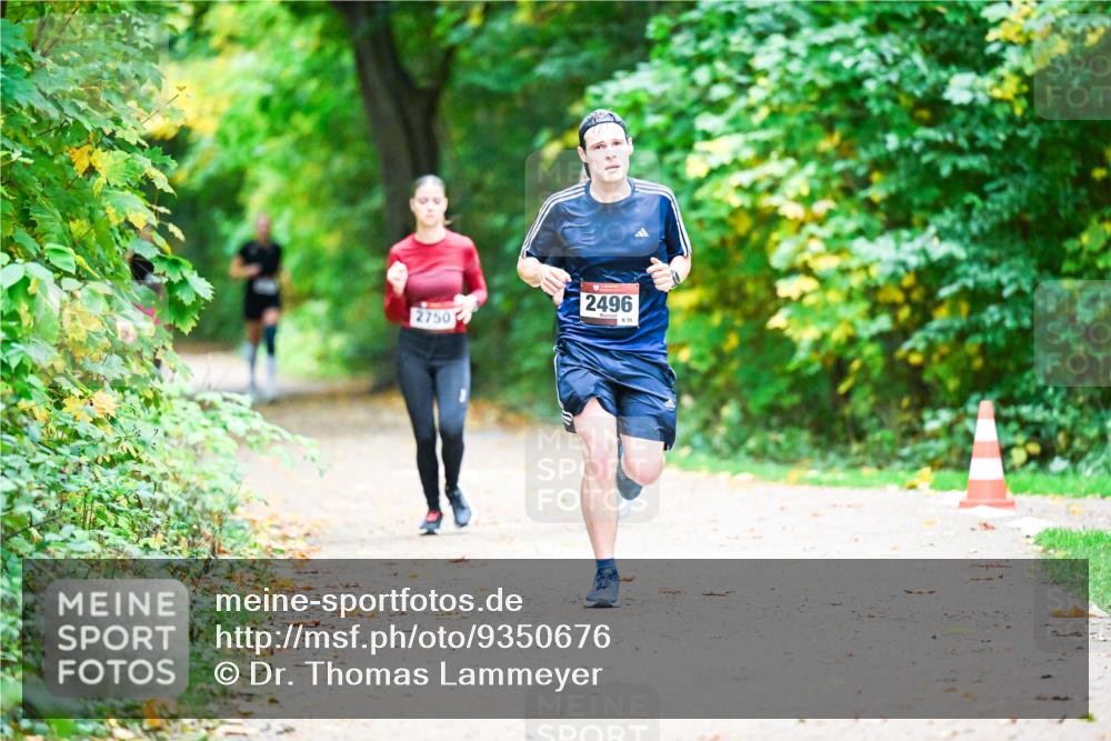 12.10.2025 - Bramfelder Halbmarathon 2025 Dr. Thomas Lammeyer http://msf.ph/oto/9350676 12.10.2025 10:35:20 Laufen 2496, 2750 meine-sportfotos.de