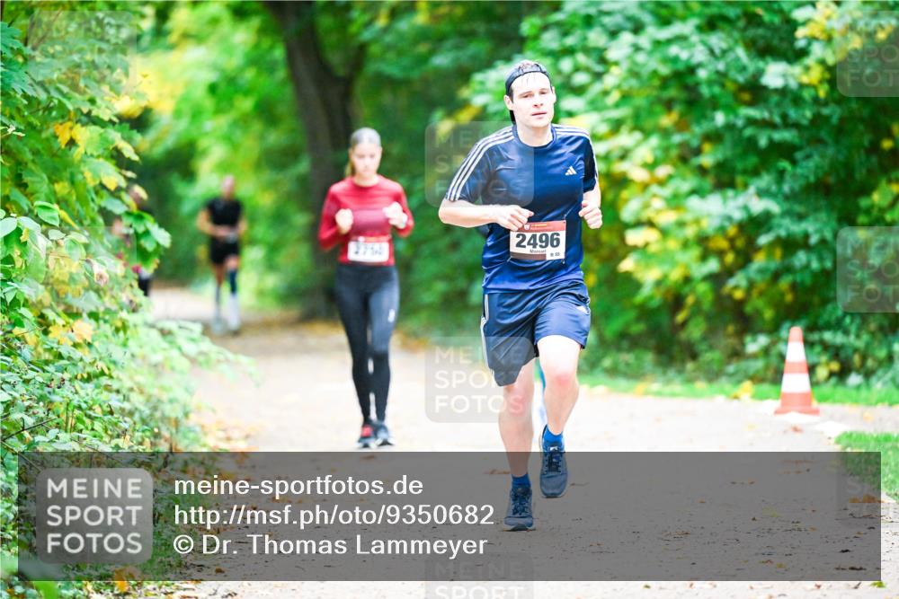12.10.2025 - Bramfelder Halbmarathon 2025 Dr. Thomas Lammeyer http://msf.ph/oto/9350682 12.10.2025 10:35:21 Laufen 2496, 55 meine-sportfotos.de