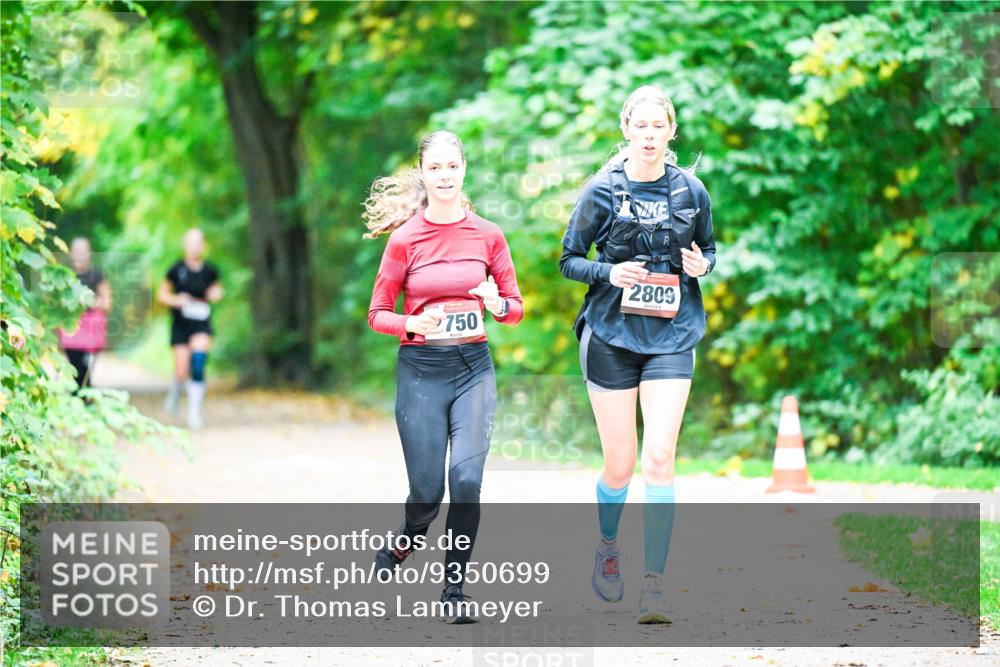 12.10.2025 - Bramfelder Halbmarathon 2025 Dr. Thomas Lammeyer http://msf.ph/oto/9350699 12.10.2025 10:35:24 Laufen 750, 2809 meine-sportfotos.de