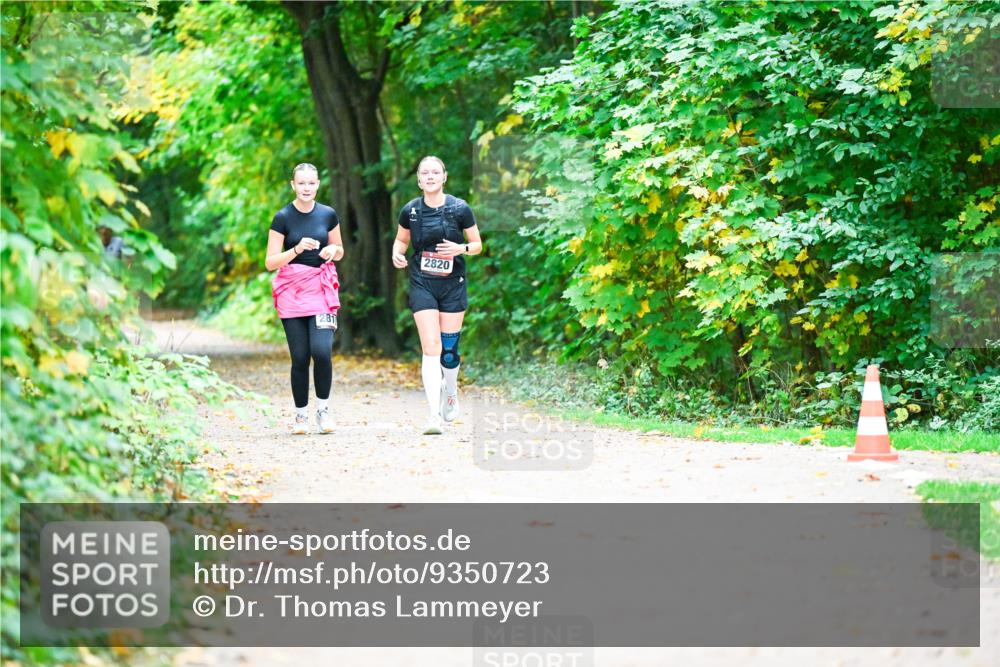 12.10.2025 - Bramfelder Halbmarathon 2025 Dr. Thomas Lammeyer http://msf.ph/oto/9350723 12.10.2025 10:35:30 Laufen 281, 2820 meine-sportfotos.de