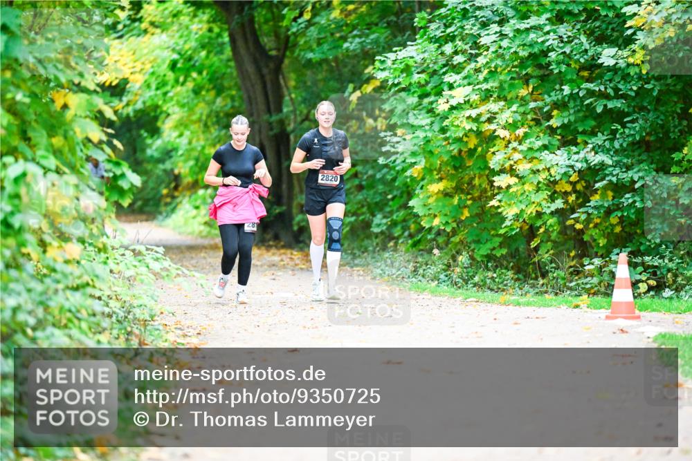 12.10.2025 - Bramfelder Halbmarathon 2025 Dr. Thomas Lammeyer http://msf.ph/oto/9350725 12.10.2025 10:35:30 Laufen 281, 2820 meine-sportfotos.de