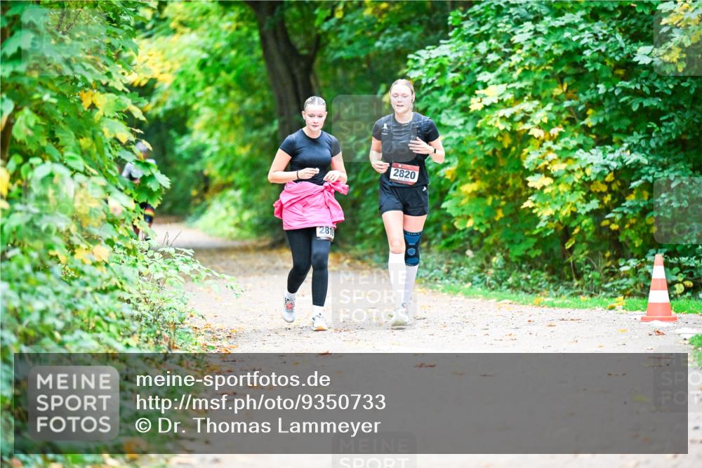 12.10.2025 - Bramfelder Halbmarathon 2025 Dr. Thomas Lammeyer http://msf.ph/oto/9350733 12.10.2025 10:35:33 Laufen 2820, 281 meine-sportfotos.de