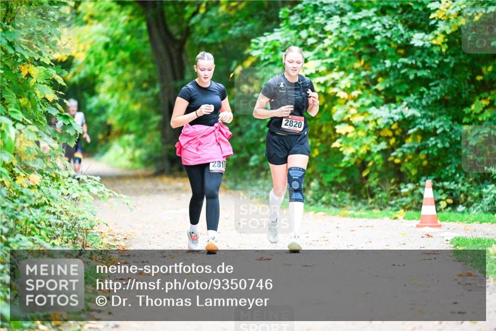 12.10.2025 - Bramfelder Halbmarathon 2025 Dr. Thomas Lammeyer http://msf.ph/oto/9350746 12.10.2025 10:35:35 Laufen 2820, 281 meine-sportfotos.de