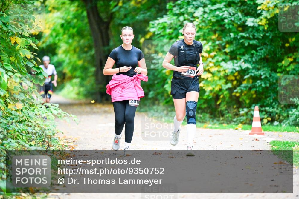 12.10.2025 - Bramfelder Halbmarathon 2025 Dr. Thomas Lammeyer http://msf.ph/oto/9350752 12.10.2025 10:35:35 Laufen 820, 2819 meine-sportfotos.de