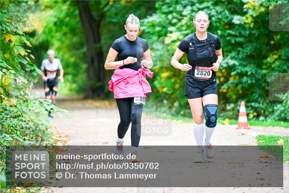 12.10.2025 - Bramfelder Halbmarathon 2025 Dr. Thomas Lammeyer http://msf.ph/oto/9350762 12.10.2025 10:35:37 Laufen 2820, 819 meine-sportfotos.de