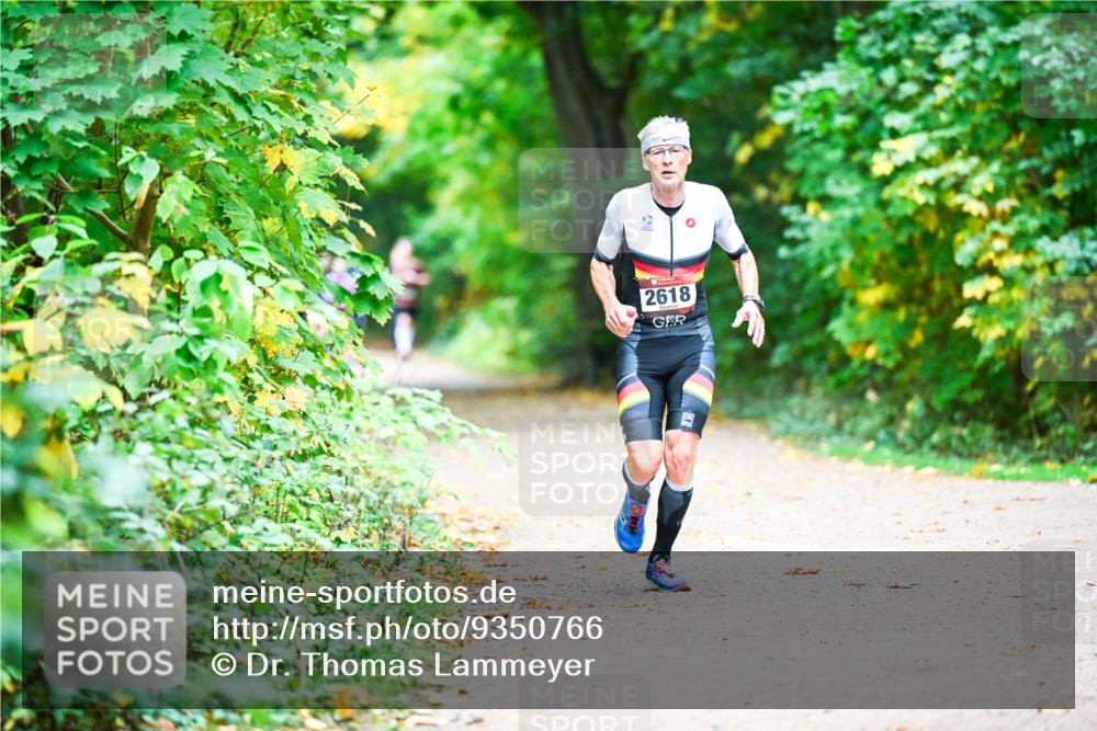 12.10.2025 - Bramfelder Halbmarathon 2025 Dr. Thomas Lammeyer http://msf.ph/oto/9350766 12.10.2025 10:35:42 Laufen 2618 meine-sportfotos.de