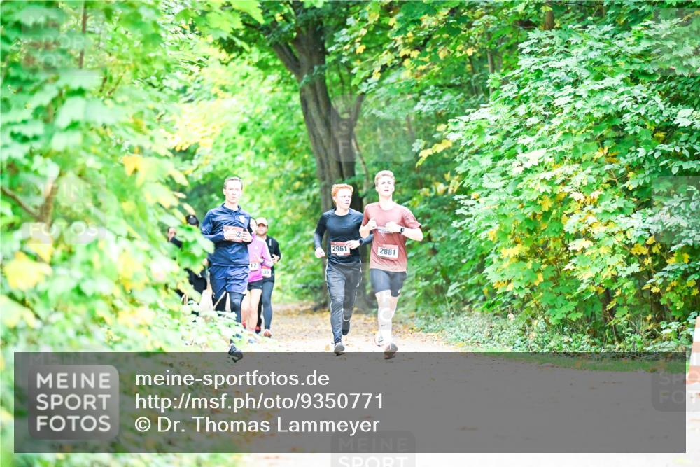 12.10.2025 - Bramfelder Halbmarathon 2025 Dr. Thomas Lammeyer http://msf.ph/oto/9350771 12.10.2025 10:35:57 Laufen 12, 2961, 2881 meine-sportfotos.de