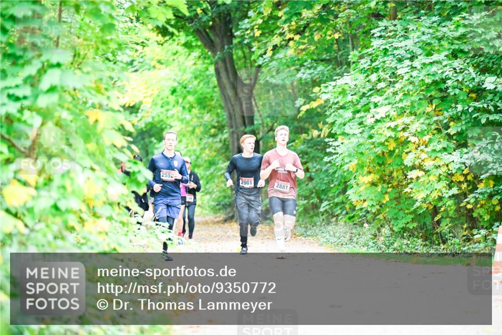 12.10.2025 - Bramfelder Halbmarathon 2025 Dr. Thomas Lammeyer http://msf.ph/oto/9350772 12.10.2025 10:35:57 Laufen 2552, 2961, 2881 meine-sportfotos.de
