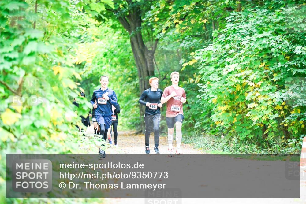 12.10.2025 - Bramfelder Halbmarathon 2025 Dr. Thomas Lammeyer http://msf.ph/oto/9350773 12.10.2025 10:35:57 Laufen 2552, 2961, 2881 meine-sportfotos.de