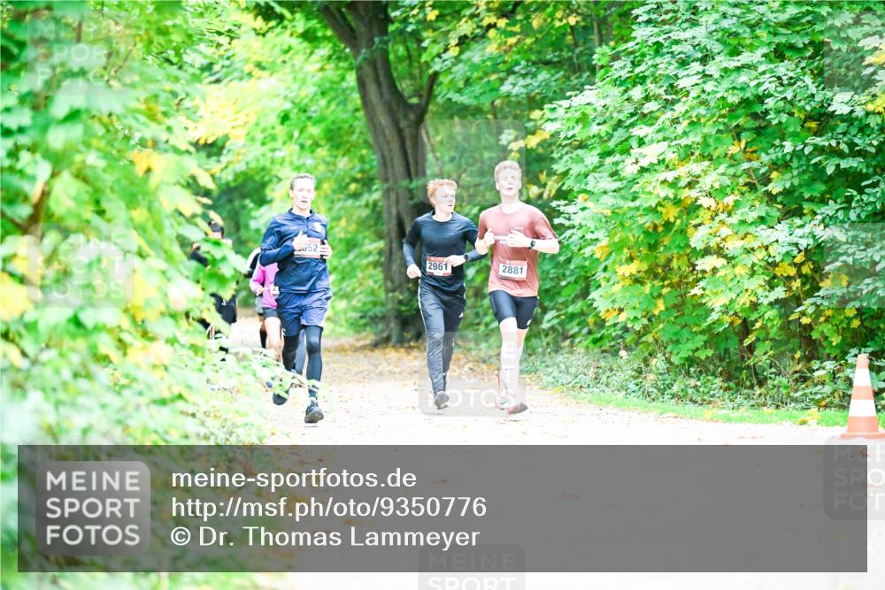 12.10.2025 - Bramfelder Halbmarathon 2025 Dr. Thomas Lammeyer http://msf.ph/oto/9350776 12.10.2025 10:35:58 Laufen 52, 2961, 2881 meine-sportfotos.de