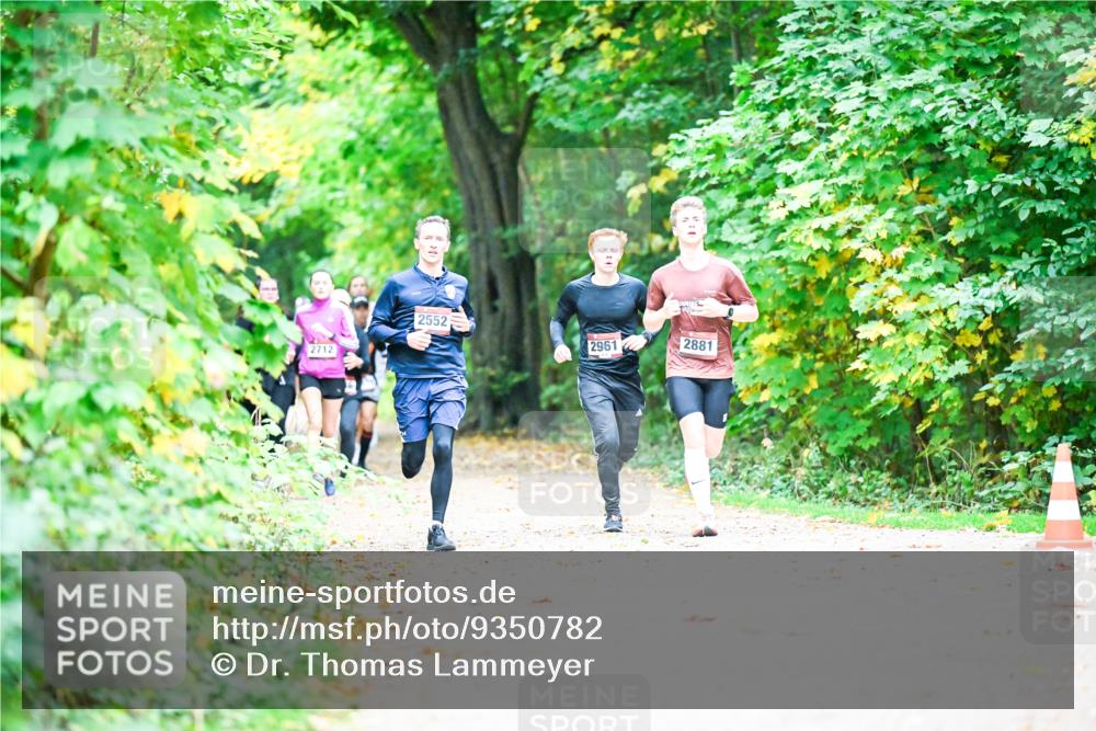12.10.2025 - Bramfelder Halbmarathon 2025 Dr. Thomas Lammeyer http://msf.ph/oto/9350782 12.10.2025 10:35:58 Laufen 2712, 2552, 2961, 2881 meine-sportfotos.de