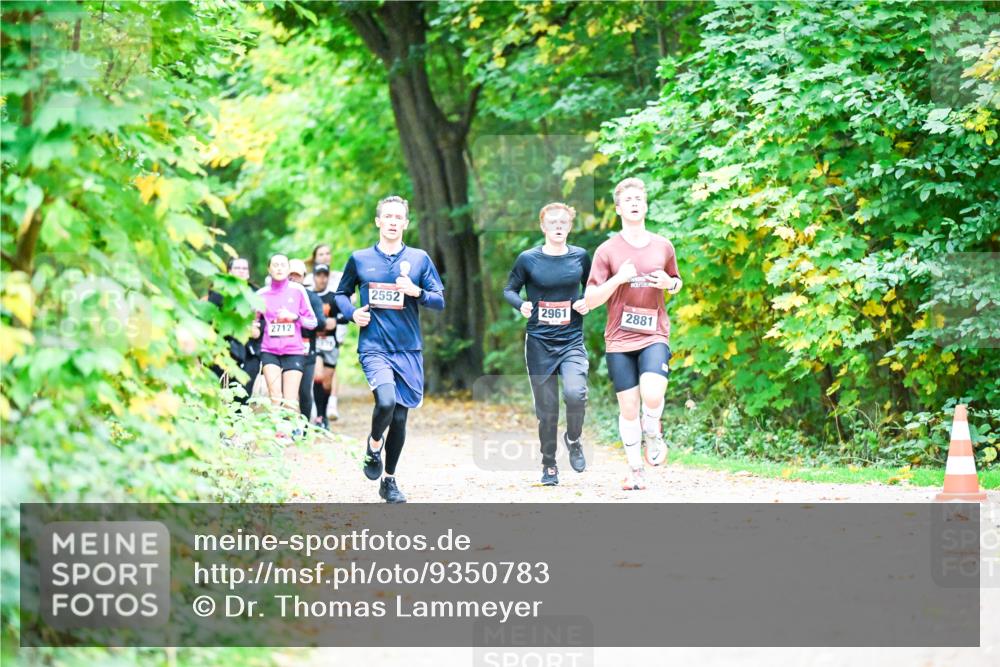 12.10.2025 - Bramfelder Halbmarathon 2025 Dr. Thomas Lammeyer http://msf.ph/oto/9350783 12.10.2025 10:35:58 Laufen 2712, 2552, 2961, 2881 meine-sportfotos.de