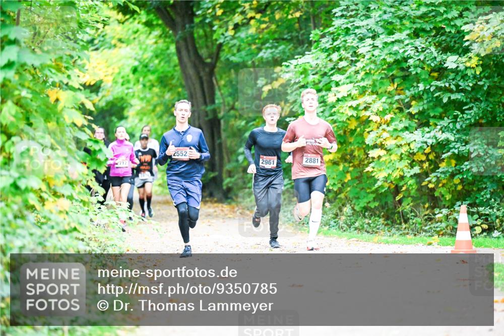 12.10.2025 - Bramfelder Halbmarathon 2025 Dr. Thomas Lammeyer http://msf.ph/oto/9350785 12.10.2025 10:35:59 Laufen 712, 2552, 2881, 2961 meine-sportfotos.de