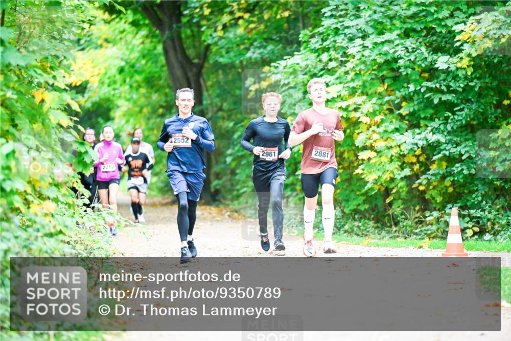 12.10.2025 - Bramfelder Halbmarathon 2025 Dr. Thomas Lammeyer http://msf.ph/oto/9350789 12.10.2025 10:35:59 Laufen 2712, 2552, 2961, 2881 meine-sportfotos.de