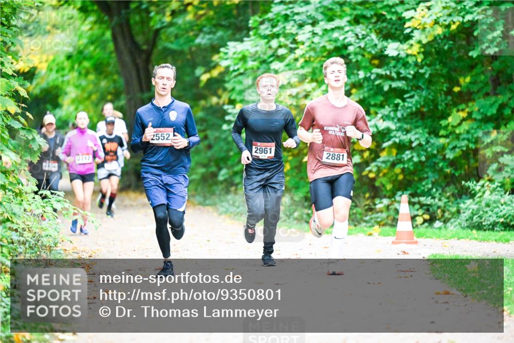 12.10.2025 - Bramfelder Halbmarathon 2025 Dr. Thomas Lammeyer http://msf.ph/oto/9350801 12.10.2025 10:36:01 Laufen 2552, 2961, 10, 2881 meine-sportfotos.de