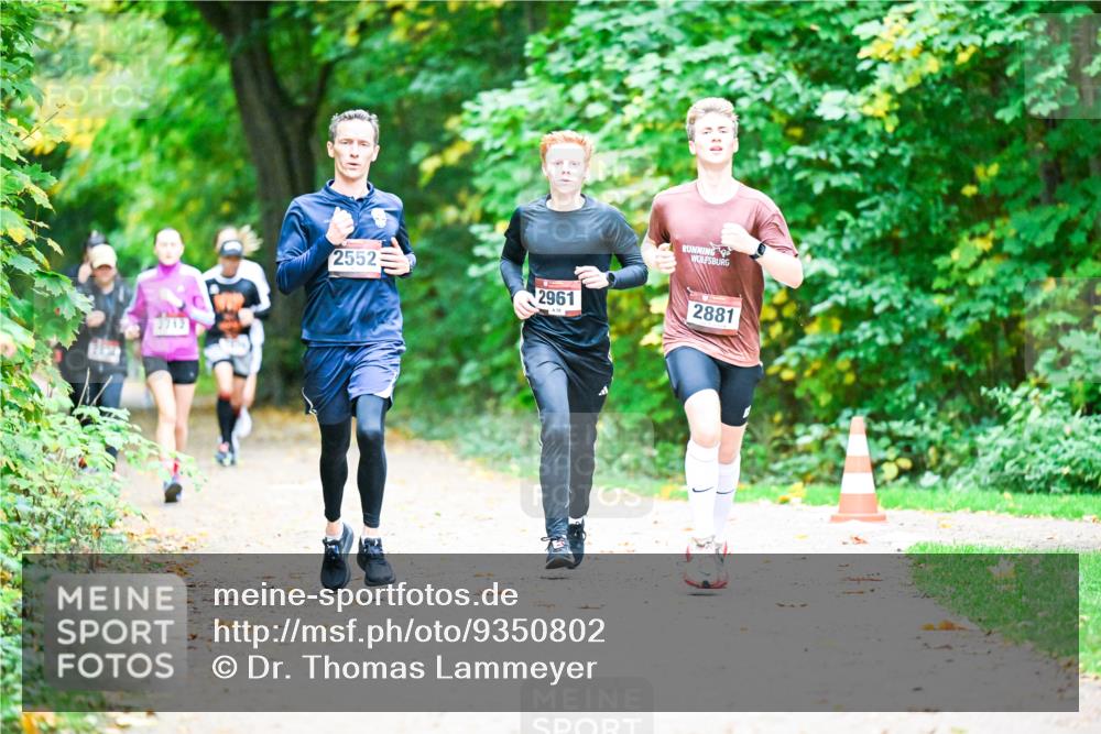 12.10.2025 - Bramfelder Halbmarathon 2025 Dr. Thomas Lammeyer http://msf.ph/oto/9350802 12.10.2025 10:36:01 Laufen 2712, 2552, 2961, 2881 meine-sportfotos.de