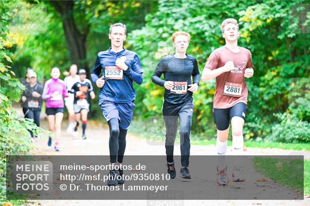 12.10.2025 - Bramfelder Halbmarathon 2025 Dr. Thomas Lammeyer http://msf.ph/oto/9350810 12.10.2025 10:36:02 Laufen 2552, 2961, 6, 2881 meine-sportfotos.de