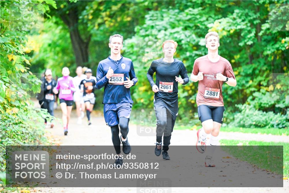 12.10.2025 - Bramfelder Halbmarathon 2025 Dr. Thomas Lammeyer http://msf.ph/oto/9350812 12.10.2025 10:36:02 Laufen 2552, 2961, 2881 meine-sportfotos.de