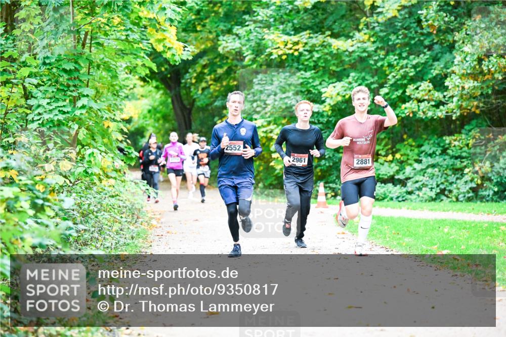 12.10.2025 - Bramfelder Halbmarathon 2025 Dr. Thomas Lammeyer http://msf.ph/oto/9350817 12.10.2025 10:36:03 Laufen 2552, 2961, 2881 meine-sportfotos.de