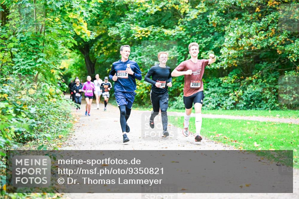 12.10.2025 - Bramfelder Halbmarathon 2025 Dr. Thomas Lammeyer http://msf.ph/oto/9350821 12.10.2025 10:36:04 Laufen 2552, 61, 2881 meine-sportfotos.de