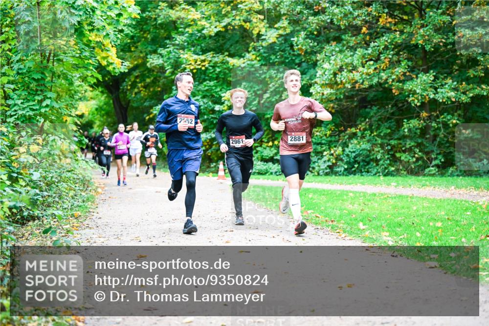 12.10.2025 - Bramfelder Halbmarathon 2025 Dr. Thomas Lammeyer http://msf.ph/oto/9350824 12.10.2025 10:36:04 Laufen 2752, 2961, 2881 meine-sportfotos.de