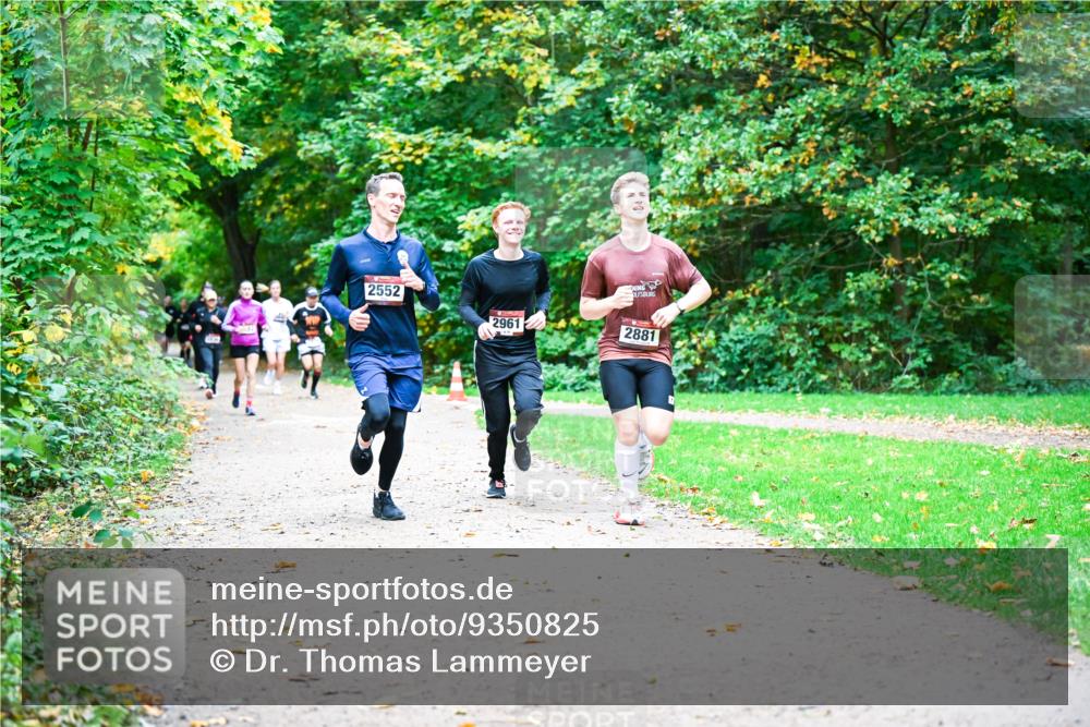 12.10.2025 - Bramfelder Halbmarathon 2025 Dr. Thomas Lammeyer http://msf.ph/oto/9350825 12.10.2025 10:36:04 Laufen 2552, 2961, 2881 meine-sportfotos.de