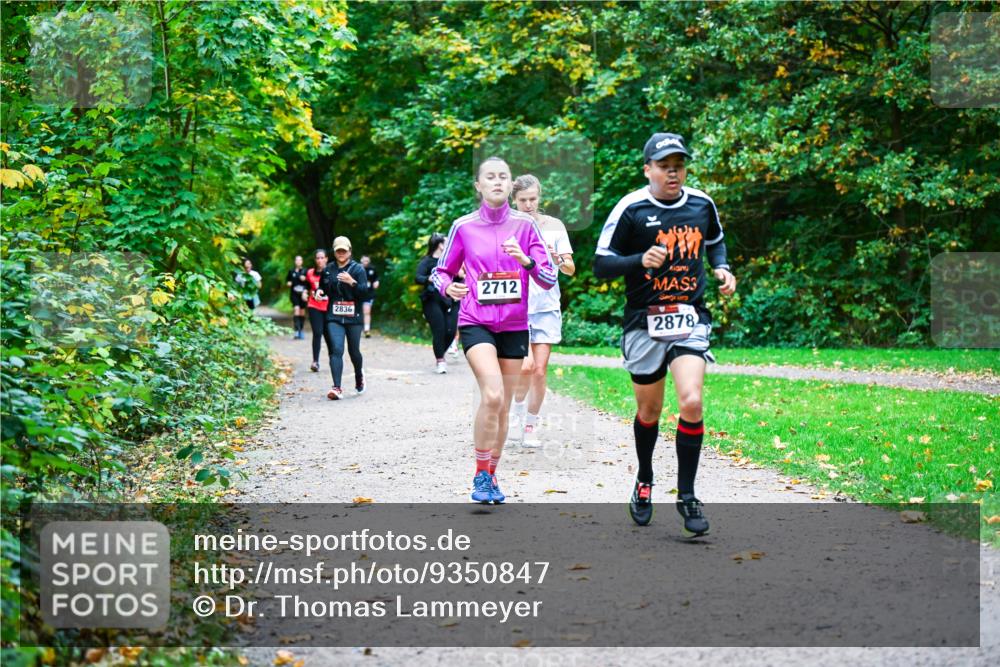 12.10.2025 - Bramfelder Halbmarathon 2025 Dr. Thomas Lammeyer http://msf.ph/oto/9350847 12.10.2025 10:36:10 Laufen 2836, 2712, 2878 meine-sportfotos.de