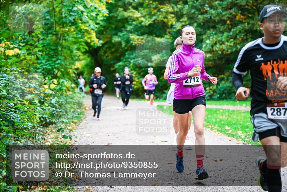 12.10.2025 - Bramfelder Halbmarathon 2025 Dr. Thomas Lammeyer http://msf.ph/oto/9350855 12.10.2025 10:36:11 Laufen 2712, 287 meine-sportfotos.de