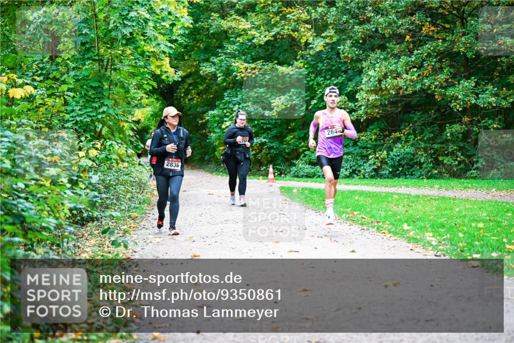 12.10.2025 - Bramfelder Halbmarathon 2025 Dr. Thomas Lammeyer http://msf.ph/oto/9350861 12.10.2025 10:36:13 Laufen 2836, 265, 264 meine-sportfotos.de