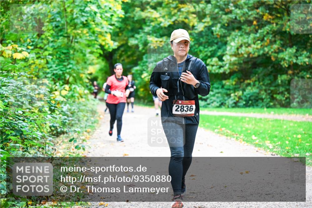 12.10.2025 - Bramfelder Halbmarathon 2025 Dr. Thomas Lammeyer http://msf.ph/oto/9350880 12.10.2025 10:36:16 Laufen 2836 meine-sportfotos.de