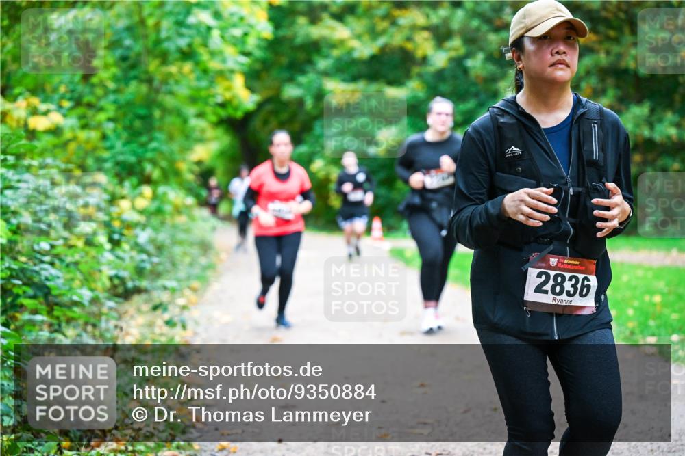 12.10.2025 - Bramfelder Halbmarathon 2025 Dr. Thomas Lammeyer http://msf.ph/oto/9350884 12.10.2025 10:36:17 Laufen 34, 2836 meine-sportfotos.de