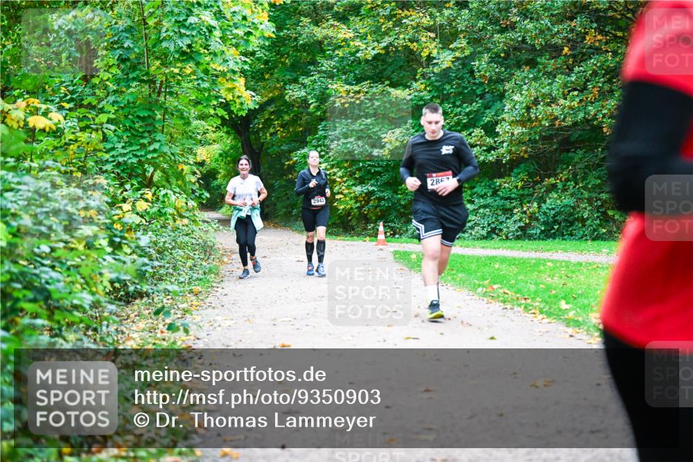 12.10.2025 - Bramfelder Halbmarathon 2025 Dr. Thomas Lammeyer http://msf.ph/oto/9350903 12.10.2025 10:36:21 Laufen 2943, 2867 meine-sportfotos.de