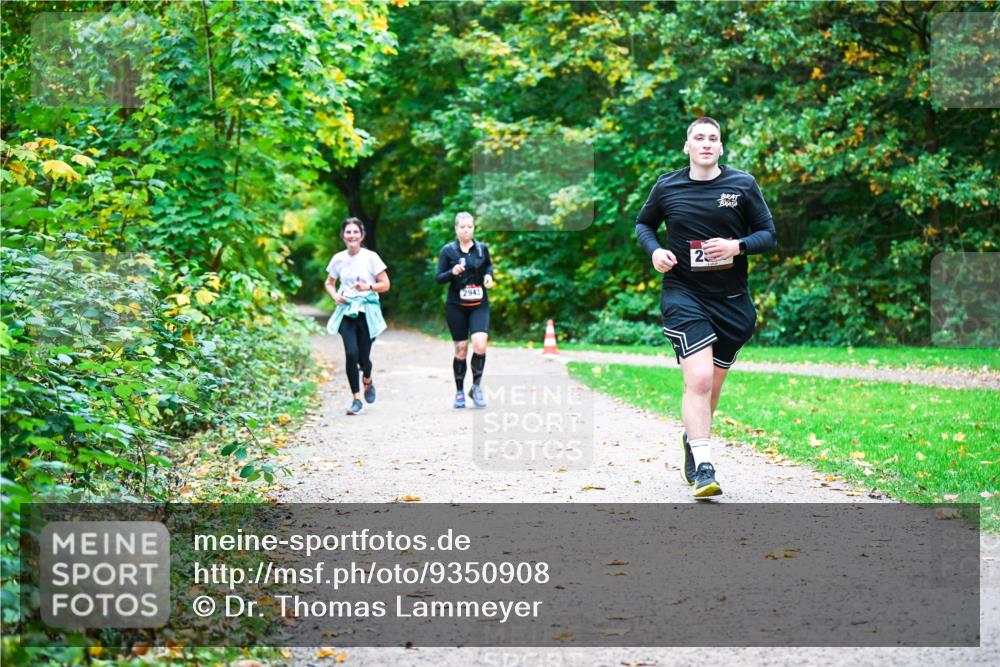 12.10.2025 - Bramfelder Halbmarathon 2025 Dr. Thomas Lammeyer http://msf.ph/oto/9350908 12.10.2025 10:36:21 Laufen 2943 meine-sportfotos.de