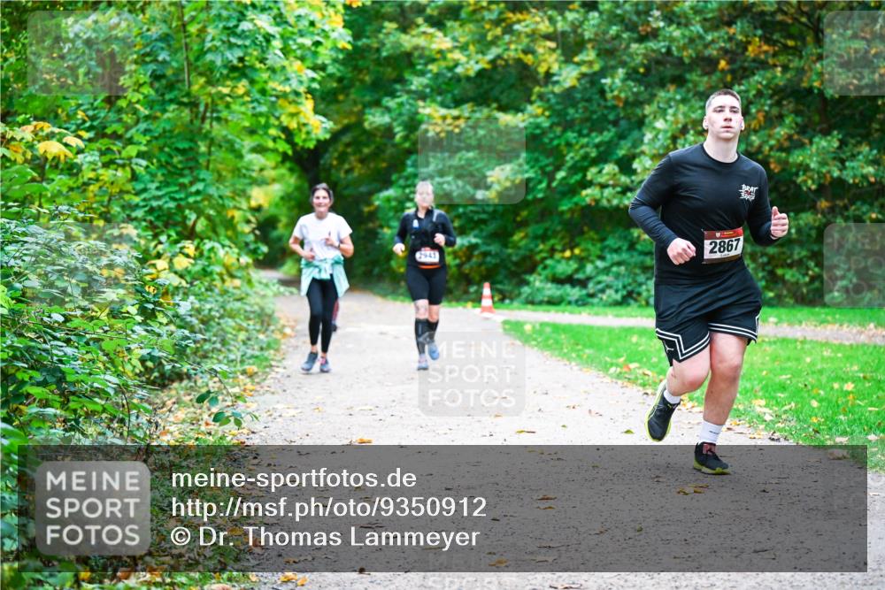 12.10.2025 - Bramfelder Halbmarathon 2025 Dr. Thomas Lammeyer http://msf.ph/oto/9350912 12.10.2025 10:36:22 Laufen 2867 meine-sportfotos.de