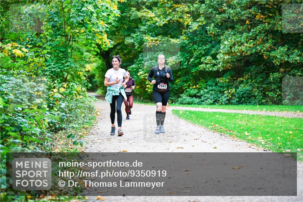 12.10.2025 - Bramfelder Halbmarathon 2025 Dr. Thomas Lammeyer http://msf.ph/oto/9350919 12.10.2025 10:36:23 Laufen 2909, 2943 meine-sportfotos.de