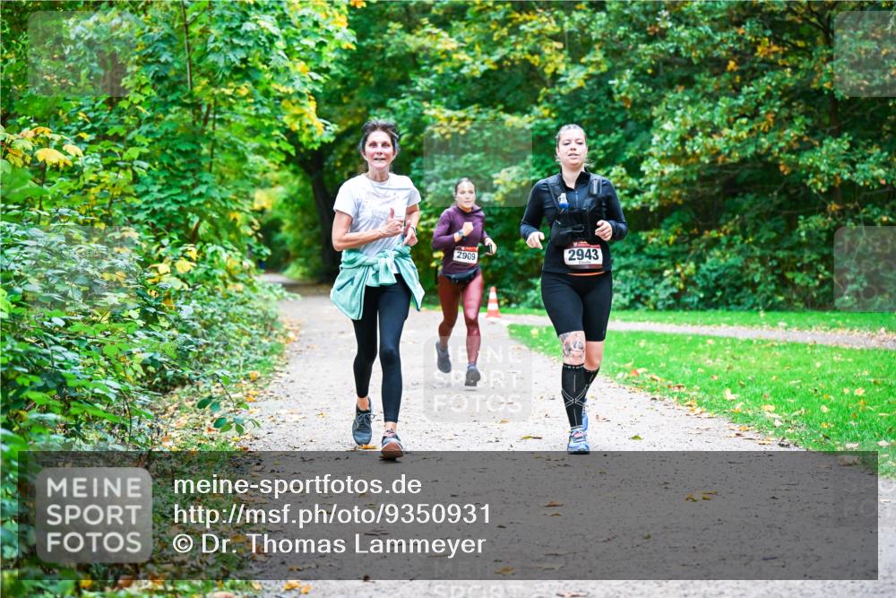 12.10.2025 - Bramfelder Halbmarathon 2025 Dr. Thomas Lammeyer http://msf.ph/oto/9350931 12.10.2025 10:36:25 Laufen 2909, 2943 meine-sportfotos.de