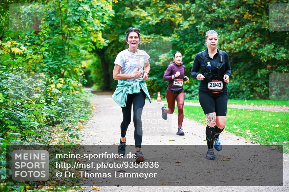12.10.2025 - Bramfelder Halbmarathon 2025 Dr. Thomas Lammeyer http://msf.ph/oto/9350936 12.10.2025 10:36:25 Laufen 2909, 2943 meine-sportfotos.de