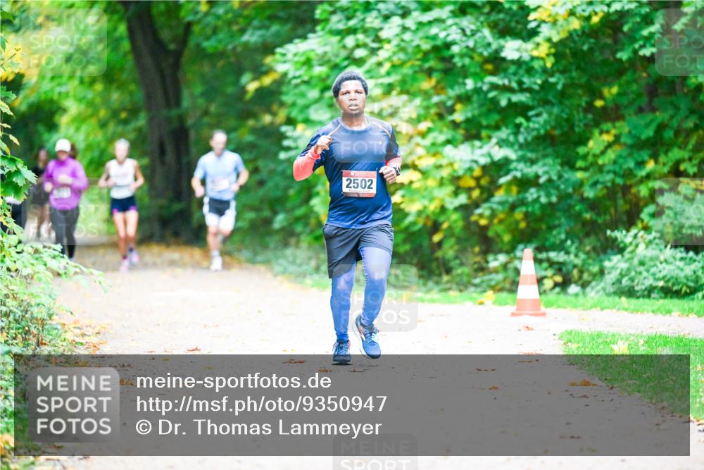 12.10.2025 - Bramfelder Halbmarathon 2025 Dr. Thomas Lammeyer http://msf.ph/oto/9350947 12.10.2025 10:36:50 Laufen 2502 meine-sportfotos.de
