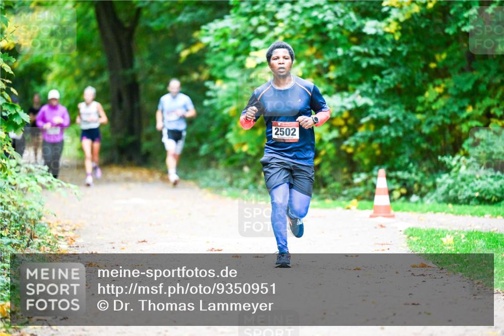 12.10.2025 - Bramfelder Halbmarathon 2025 Dr. Thomas Lammeyer http://msf.ph/oto/9350951 12.10.2025 10:36:50 Laufen 2502 meine-sportfotos.de